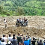 Inician obras para la construcción de cancha de uso múltiple en el barrio La Cascada