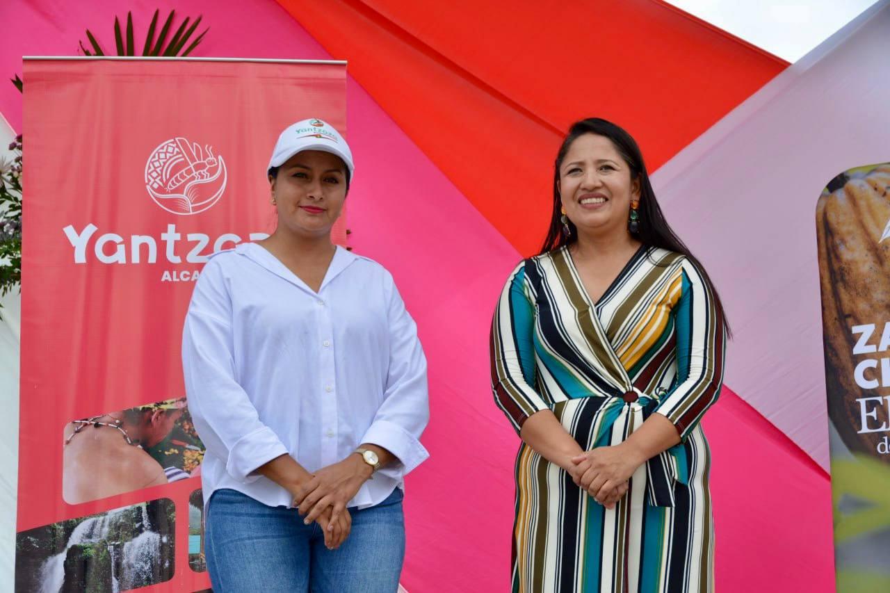 Mujeres Tejiendo la nueva historia de Zamora Chinchipe – PANORAMA ...